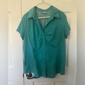 SOLD Lot Of 2 Lightly Used Women’s Size XL Columbia Fishing Shirts/Tops